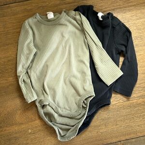 H&M ribbed long sleeve bodysuits 12 months